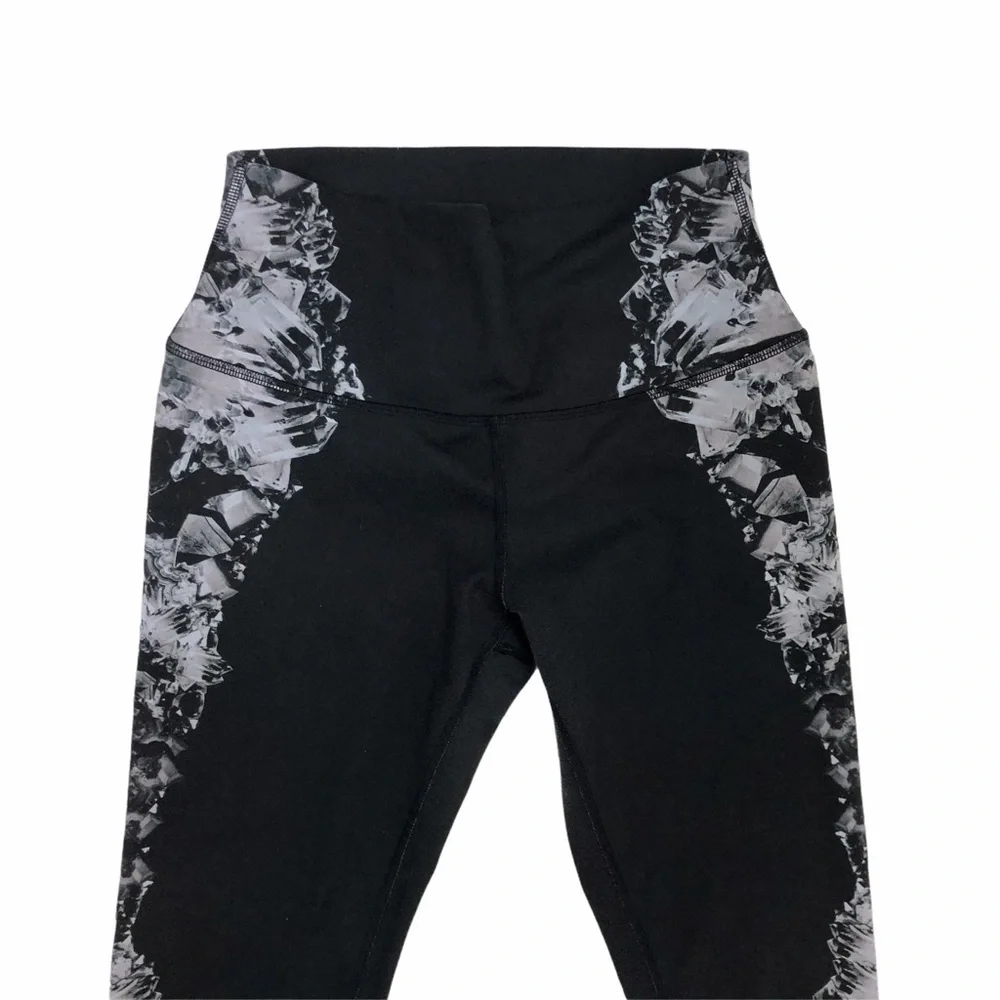 ALO Yoga Airbrush Printed Legging Size Small Black White Athletic Activewear